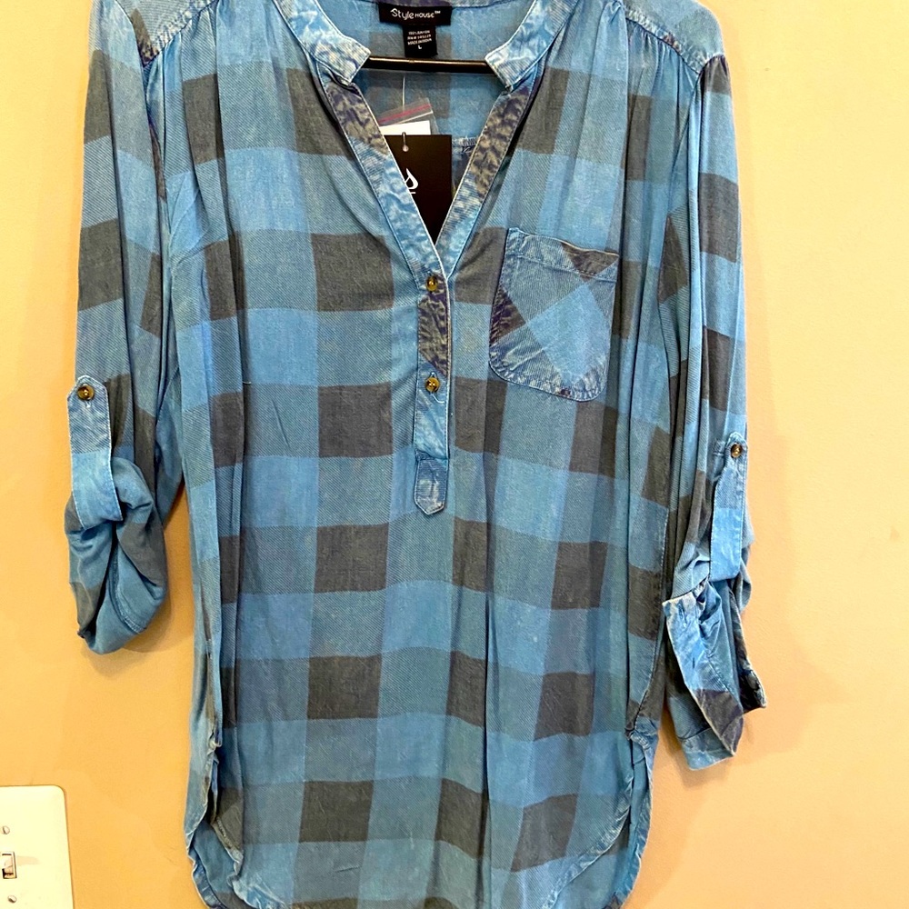 4 button up shirts size large